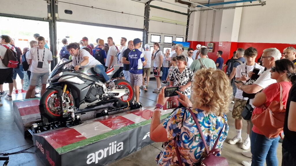 Aprilia 3